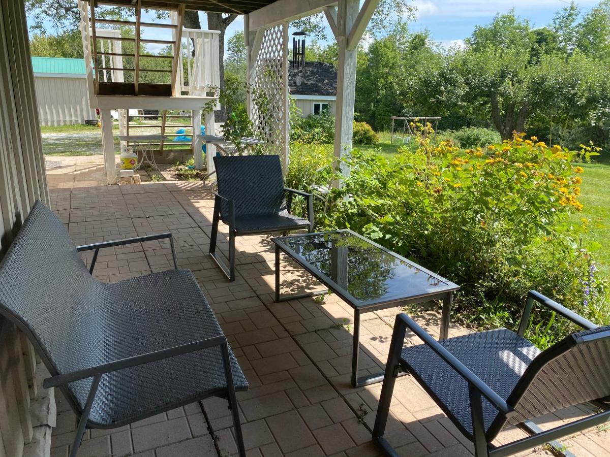 The Glen Huron Inn Duntroon Exterior photo
